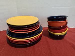 lot 1243 image: Fiestaware dinner plates, salad plates, bowls, total of 18 pieces