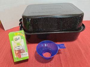lot 1246 image: Extra large graniteware roaster with canning lids and funnel