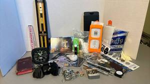 lot 1333 image: Waltons Guinness Irish Black Whistle with Miscellaneous Collectibles Lot