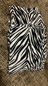 lot 1406 image: Throw blankets zebra print