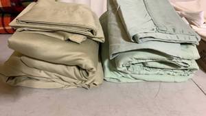 lot 1435 image: Queen sheet sets
