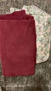 lot 1442 image: Blankets
