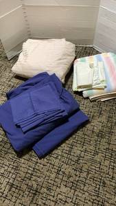lot 1443 image: Misc sheets and pillow cases