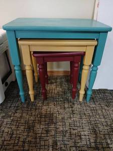 lot 2001 image: Nesting Tables Set 3-Piece Turquoise Cream Red largest one 21x22x14 located in basement