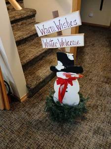 lot 2004 image: Snowman Figurine with Sign Posts Winter Welcome Warm Wishes lights do not work 40 inch tall