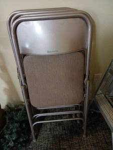 lot 2005 image: Samsonite Folding Chair with Padded Seat 4 located in basement
