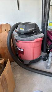 lot 3003 image: Craftsman Wet Dry Vacuum with Hose and Accessories