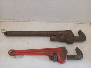 lot 3026 image: Pipe Wrench lot 18 and 12 inch