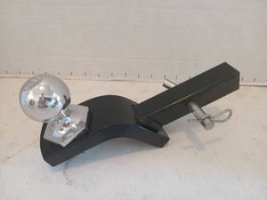 lot 3034 image: Subaru Hitch and 2in ball