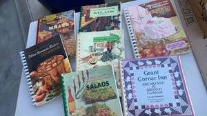 lot 3205 image: Cookbooks