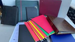 lot 3219 image: Assorted Binders Folders