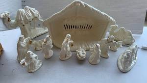 lot 3315 image: Nativity Set 11 Piece White with Gold Accents Stable Figures