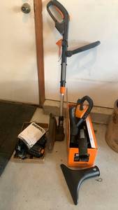 lot 3400 image: Worx blower and trimmer with chargers and batteries