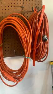 lot 3406 image: Extension cords