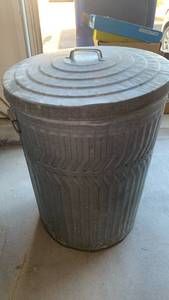 lot 3414 image: Galvanized Metal Trash Can with Lid 27X21