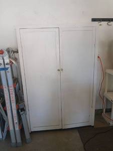 lot 3502 image: White 2-Door Cabinet with removable Shelving  69.5x44.5x14
