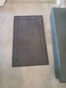 lot 3513 image: Lot of 3 Floor Mats Assorted Styles and Colors 33x25 largest one