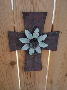 lot 978 image: Small Wooden Cross.  14 x 11