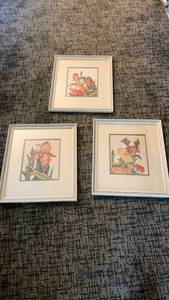 lot 1098 image: Framed Floral wall decor Set of 4 Iris 13X15