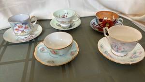 lot 1117 image: Teacup and Saucer Set Lot 5 Pieces Floral Painted Porcelain