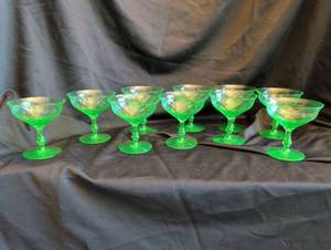 lot 1163 image: 10 Green Uranium Glass Footed Cocktail Coupes
