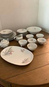 lot 1168 image: Dinnerware Set with Floral Decoration Plates Bowls Cups Serving Pieces 25 plus pieces