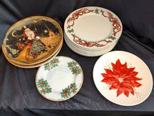 lot 1170 image: Holiday Dinner Plates Lot with misc Santa Cardinal Poinsettia