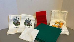 lot 1368 image: Lot of Assorted Kitchen towels