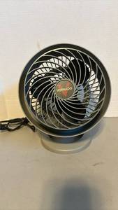 lot 1384 image: Vornado Tabletop Air Circulator Fan