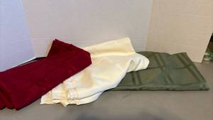 lot 1388 image: Tablecloths