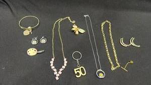 lot 1600 image: Womens jewelry