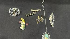 lot 1602 image: Womens jewelry