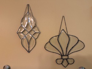lot 1152 image: Leaded glass sun catchers