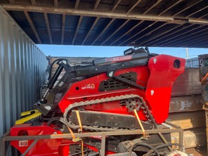 lot 9348 image: Unused SD Lanch SSL1200 Diesel Skid Steer Loader - Triple Pump Hydraulics