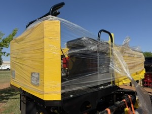 lot 9235 image: Unused SD Lanch CDWS25 Crawler Dumper with Seat (SN 2605029217)