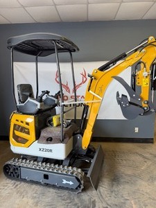 lot 9149 image: Unused CFG XZ20R Mini Excavator 23HP Gas w Side Swing