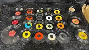 lot 16 image: Huge Lot of 80 Vinyl Records 45 RPM Singles Various Artists