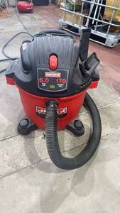 lot 40 image: Craftsman 6.0 Peak HP 170 MPH Blowing WetDry Vacuum