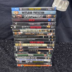 lot 44 image: DVD and Blu-ray Movie Collection Lot 20 Films