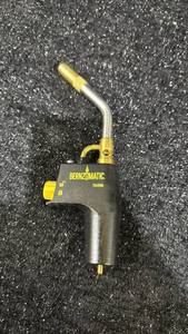 lot 56 image: Bernzomatic TS4000 Handheld Torch