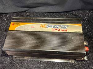 lot 134 image: Wagan Tech AC Inverter 1250W 12V DC to 115V AC Item 20052