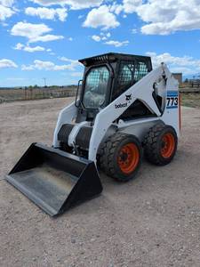 lot 202 image: Bobcat 773 Skid Steer Loader