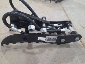 lot 8015 image: Ranch IREAS Hydraulic Thumb Clamp 450mm