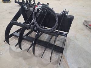 lot 8016 image: Heavy Duty Wood Grab Bucket for Mini Skid Steer
