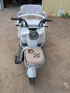 lot 8069 image: Onshine 3-Wheel Electric Scooter OSES3 600W 550 LBS