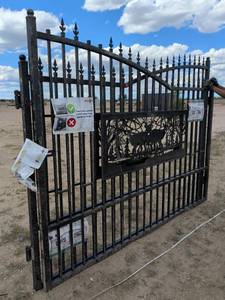 lot 8070 image: KJ 7FT(H) x 20FT(L) Metal Farm Driveway Gate K0720 Heavy-Duty