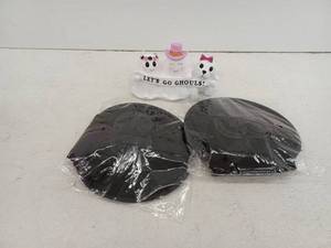 lot 21373 image: Miscellaneous Halloween Decor Lot