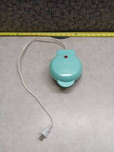 lot 1314 image: MyMini Waffle Maker Model MWF5TL 120VAC 550W, Powers On and Heats Up