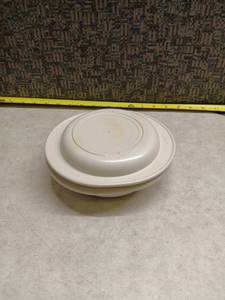 lot 1321 image: Tupperware White Microwave-Safe Bowl with Lid