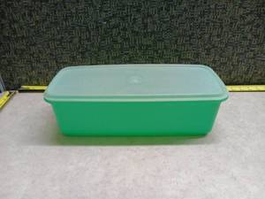 lot 1326 image: Green Plastic Storage Container w Lid and Insert Tray